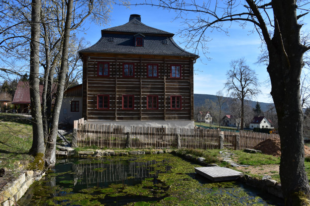 Plstěné květinové věnce – Jana Válková - dílna